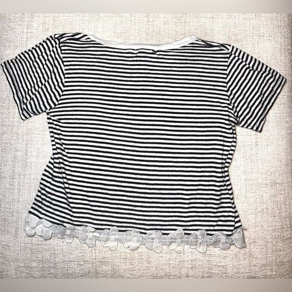 About A Girl Los Angeles Black White Stripe Floral Lave Hem Top XS Made in USA - Picture 4 of 7